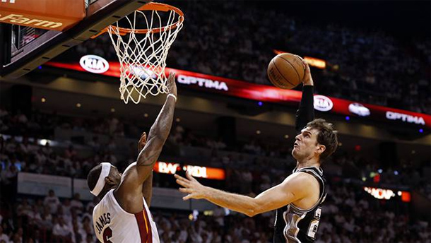 Watch: Lebron James’ Ridiculous Block on Tiago Splitter