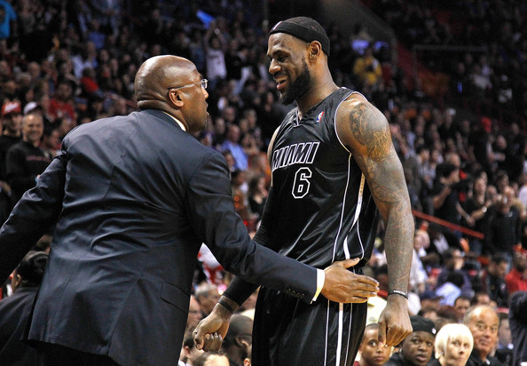 Jerry Jones Jokes About LeBron Playing Tight End for Cowboys