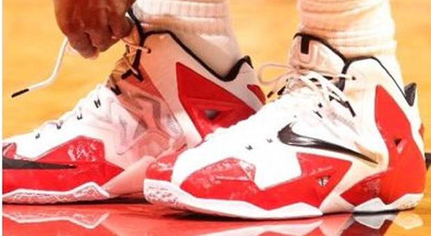 LeBron James Wears Nike LeBron 11 PE For Entire Game, First Time This Season