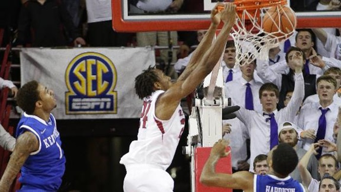 Watch: #13 Kentucky Upset By Rare Buzzer Beating Tip Dunk In OT