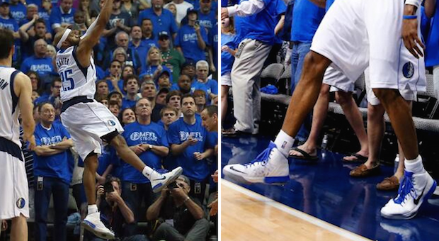 Vince Carter Hits Go-Ahead Trey To Win Game 3 Wearing Nike Air Max Body U PE