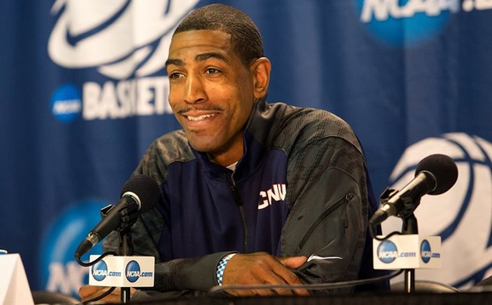 10 Frontrunners To Be The Next LA Lakers Head Coach