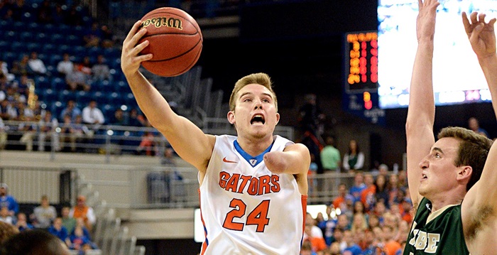 Look: One-Handed Zach Hodskins Makes His D-1 Debut For Florida