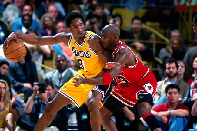 Watch: Kobe Bryant Passes Jordan for 3rd on All-time Scoring List; Receives Standing Ovation