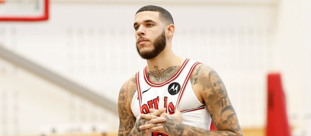 Lonzo Ball traded to Cleveland Cavaliers